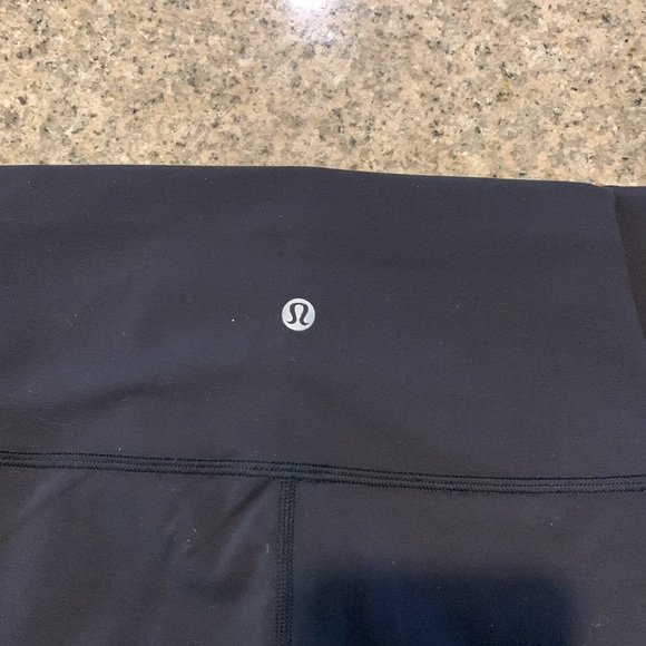 Blk Lululemon Leggings Size 6 - Picture 2 of 3